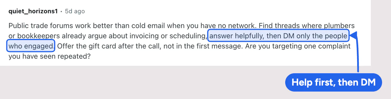 A Reddit reply saying to answer people's questions in trade forums first and send a direct message only to those who engaged.